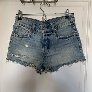 Levi’s original 501 shorts - size 25